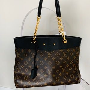 Louis Vuitton Pallas Shopper
